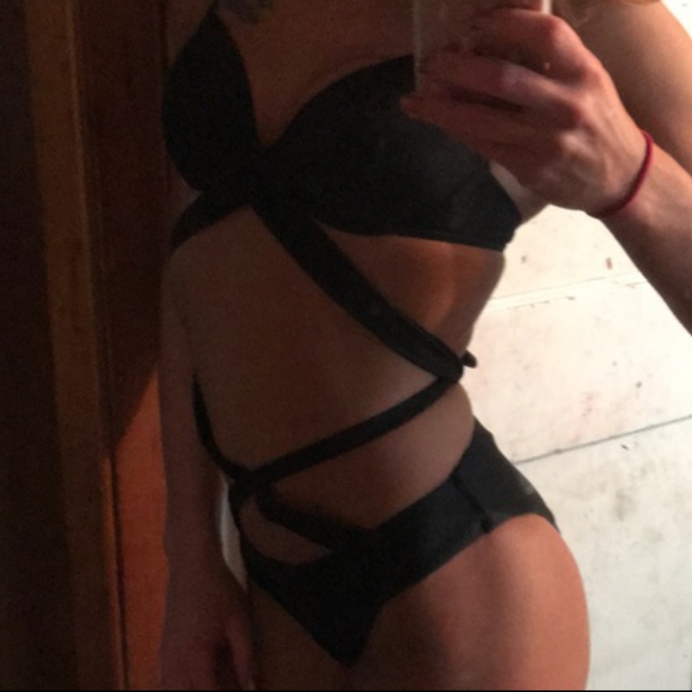 ❌SOLD❌ Sexy Push-up Bikini Swimsuit Black - Picture 3 of 7